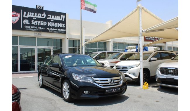 Honda Accord DX ACCIDENTS FREE - GCC - FULL OPTION - V4 - CAR IS IN PERFECT CONDITION INSIDE OUT