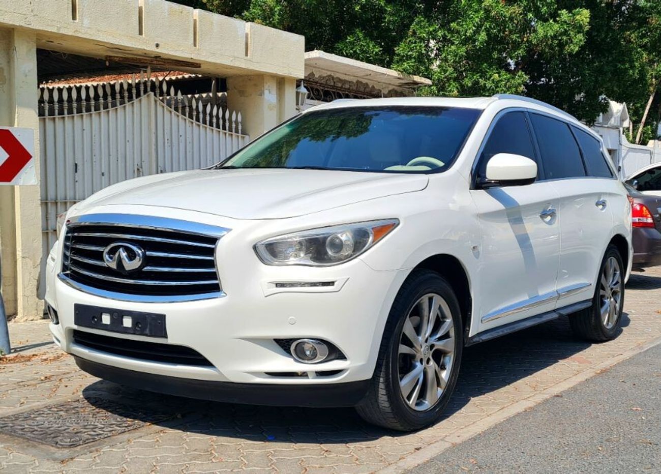 Infiniti JX35 Infiniti jx35 gcc 2013 full option