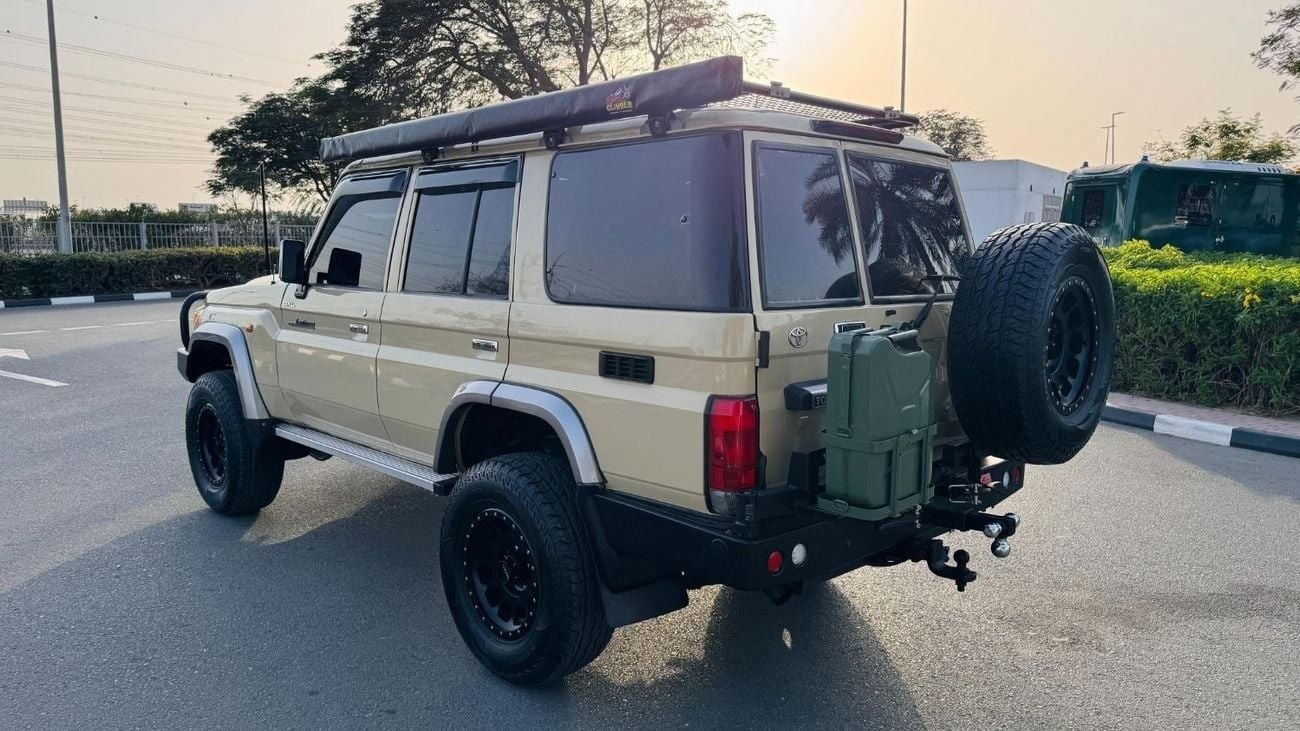 Toyota Land Cruiser 70 PREMIUM ROOF RACK WITH SIDE AWNING CAMPING TENT | 4.5L DIESEL ENGINE | MANUAL TRABSMISSION