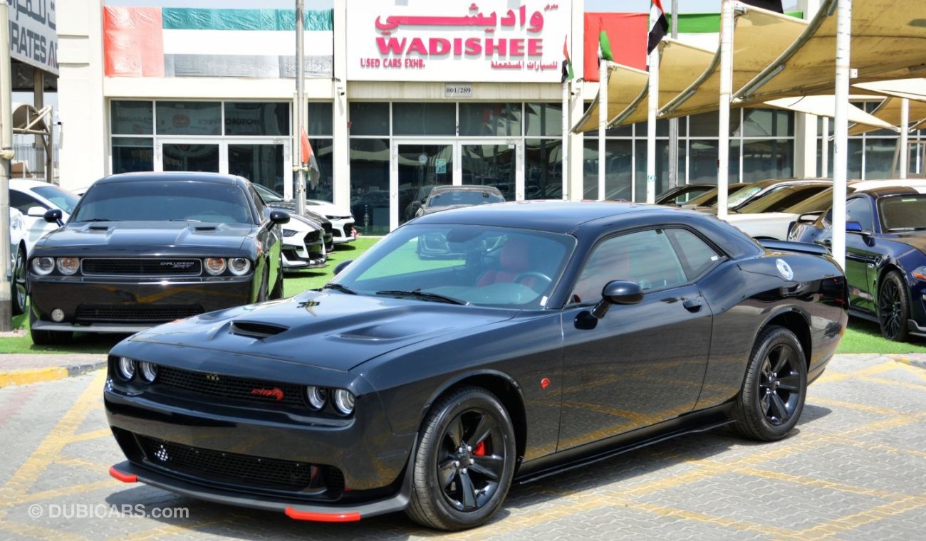 دودج تشالينجر Challenger SXT V6 2020/Leather Seats/SRT Kit/Low Miles/Excellent Condition