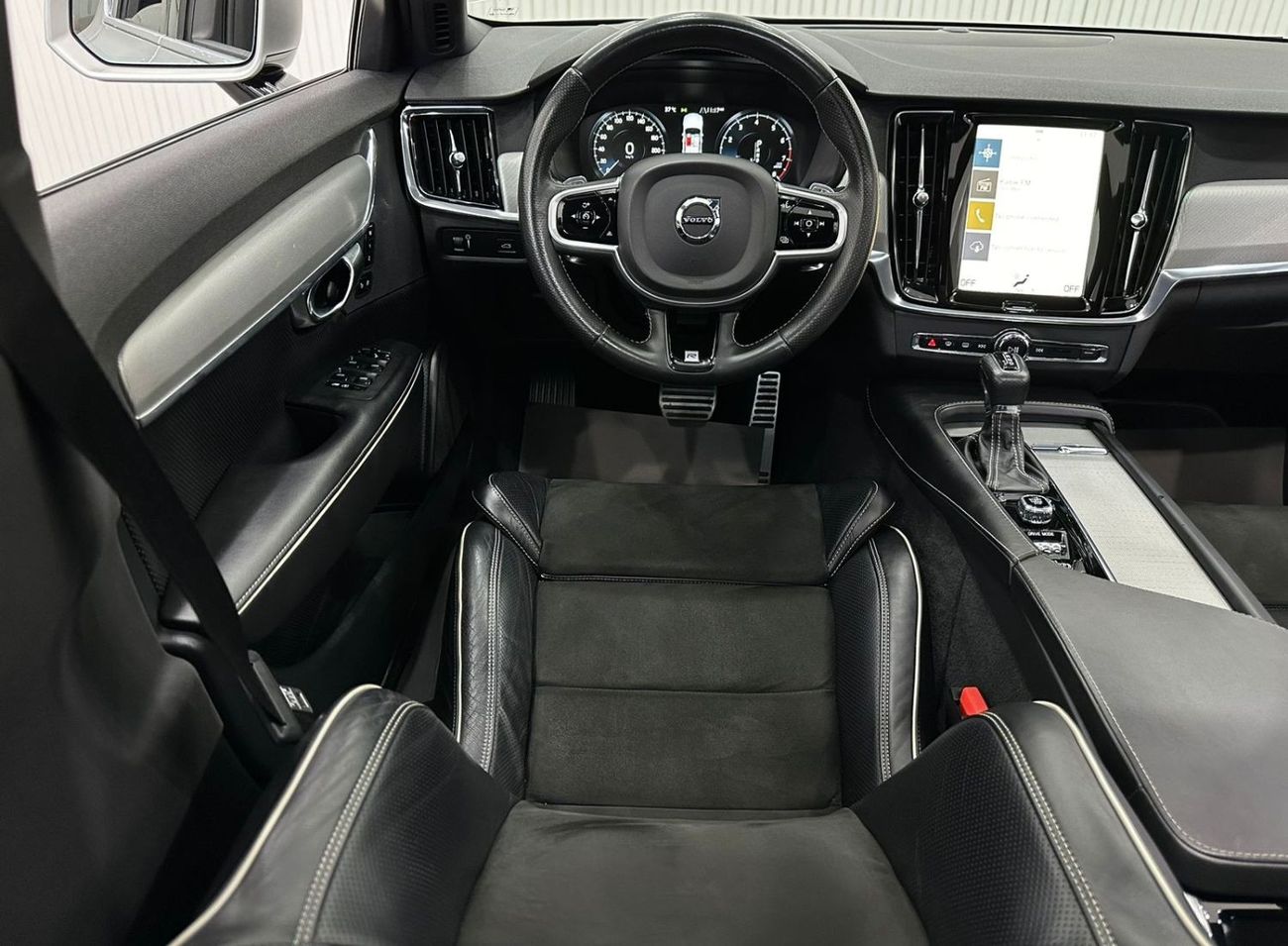 فولفو S90 R ديزاين 2018 Volvo S90 T6 R-Design, Warranty, Full Volvo Service History, Full Options, GCC