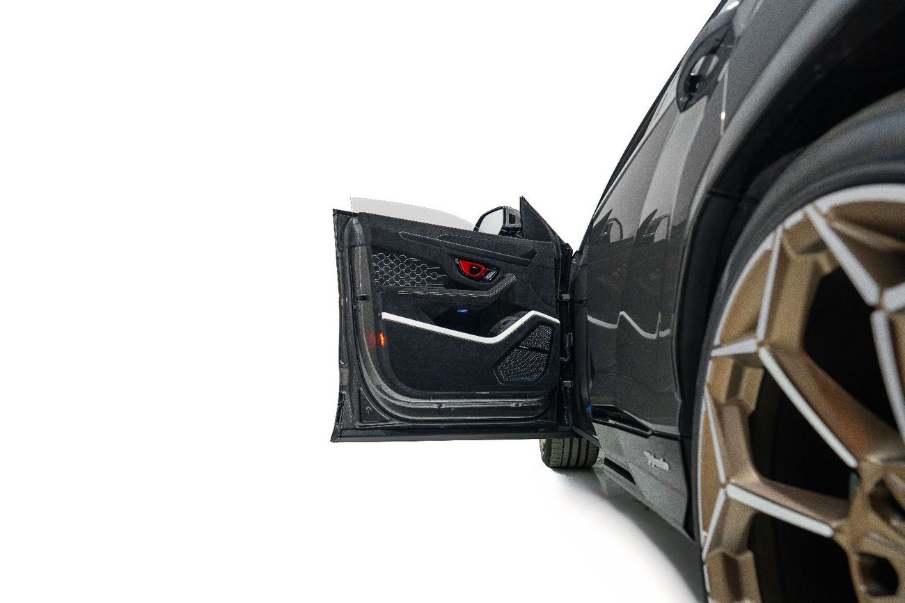 لامبورغيني اوروس 4.0T V8 Performante URUS PERFORMANTE | TWO TONE INTERIOR ALCANTARA SEATS | CARBON INT/EXT | MASSAGE 