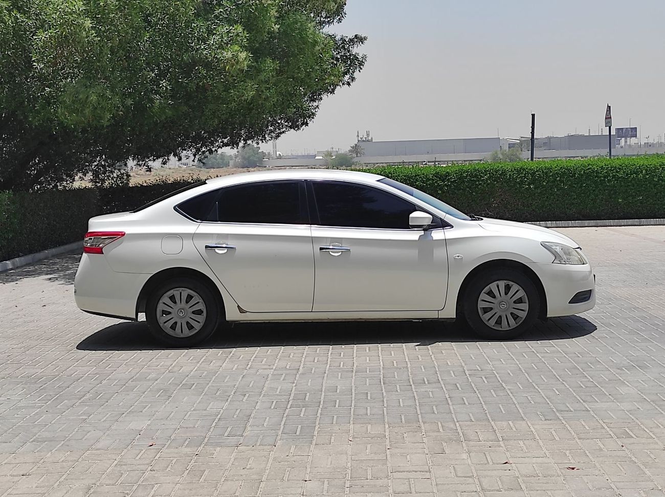Nissan Sentra SV 1.8L Nissan Sentra 2016 Gcc V4 full automatic fast owner clean car