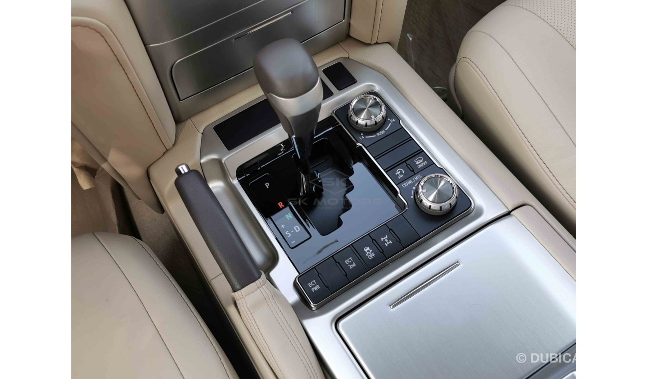 تويوتا لاند كروزر 4.6L V8 Petrol, 20" Rims, Front Power Seats, Cool Box, LED Headlights, Rear Camera (CODE # GXR05)