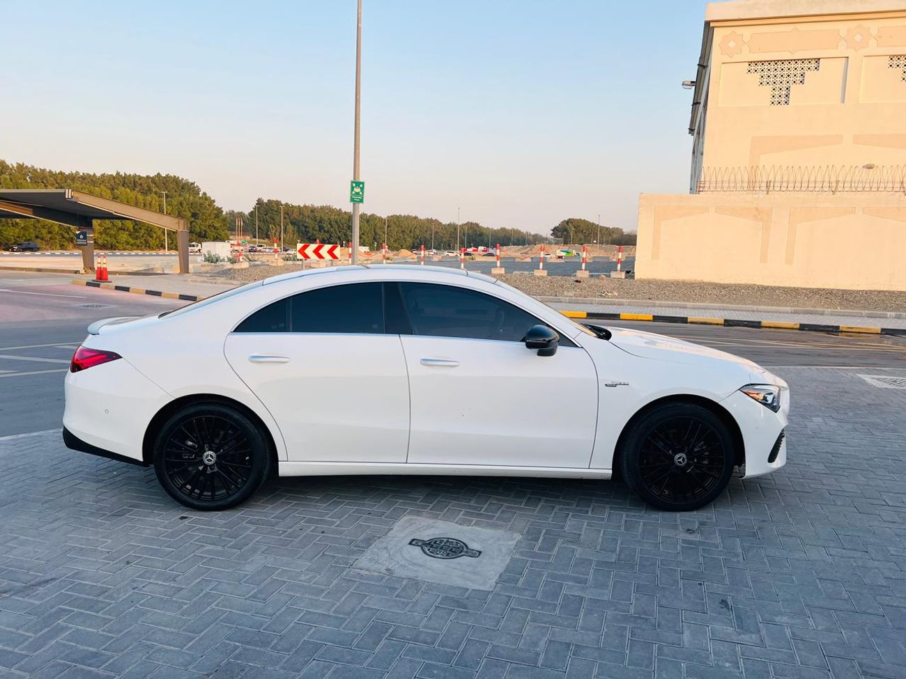 مرسيدس بنز CLA 250 Premium + 2.0L