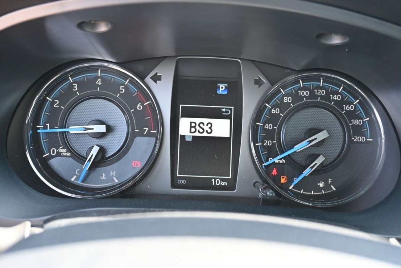 تويوتا هيلوكس تويوتا هيلوكس أدفينتشر 4.0 لتر بنزين ، بيك أب ، دفع رباعي ، 4 أبواب ، 360 كاميرا ، مثبت السرعة ، قفل