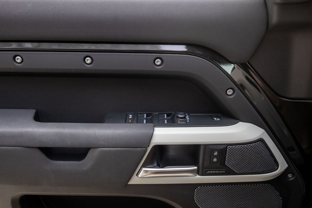 Land Rover Defender P300 110 S 2.0L (5 Seater)