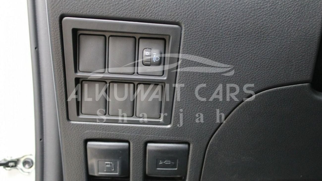 Toyota Hilux Basic 2.4D MT - MY2025