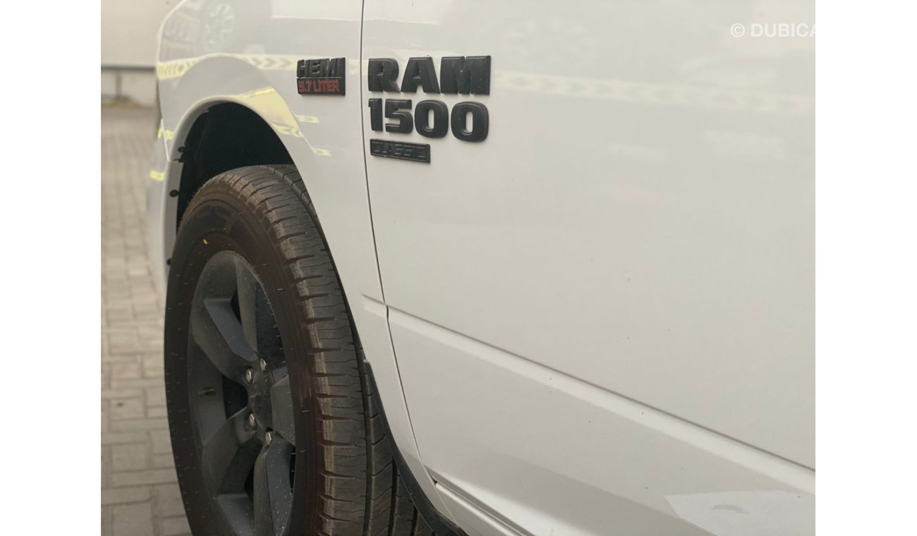 RAM 1500 Classic 1500  5.7 petrol hemi V 8 single cab model 2022