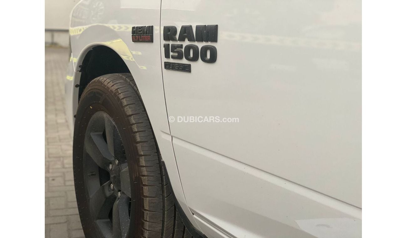 RAM 1500 Classic 1500  5.7 petrol hemi V 8 single cab model 2022