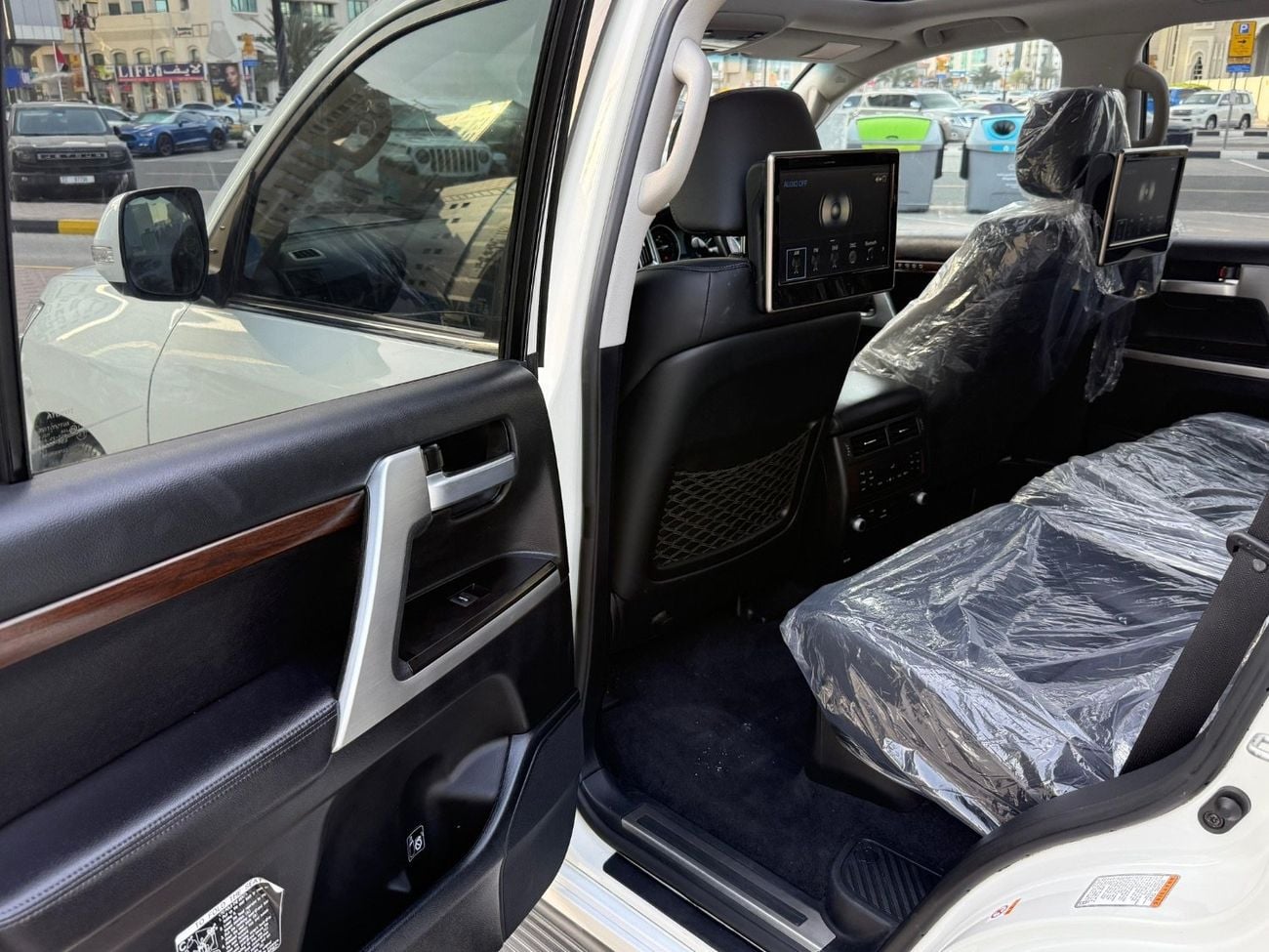 Toyota Land Cruiser Sahara