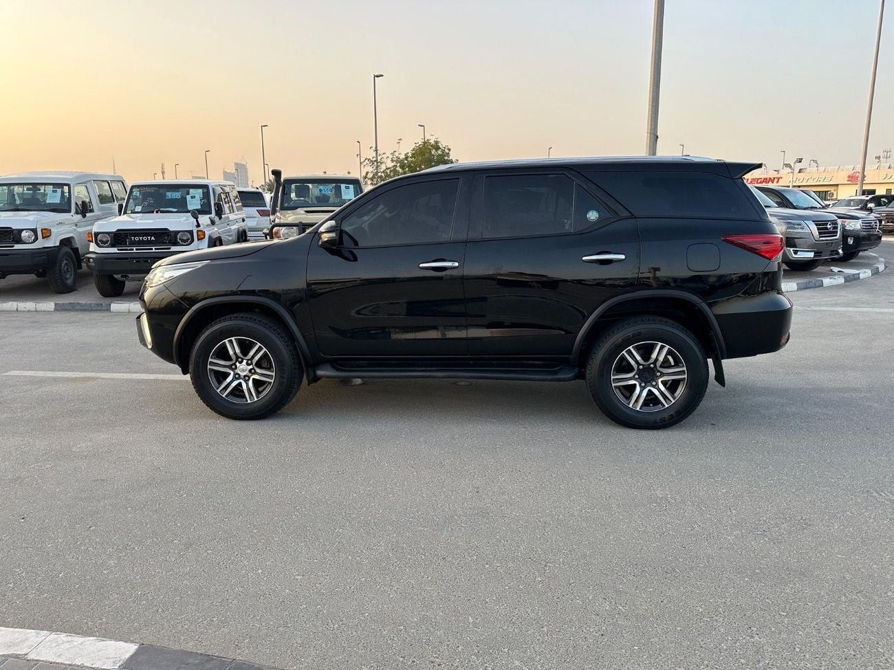 Toyota Fortuner EXR 2.7L (164 HP)