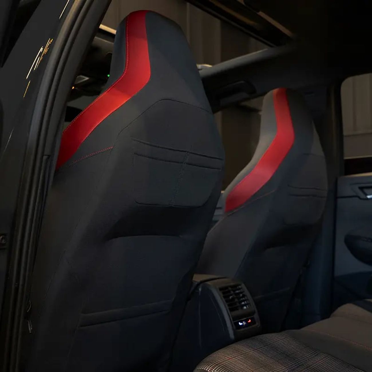 فولكس واجن جولف GTI 2,107 pm • 0% Downpayment • VW GTI • Agency Warranty