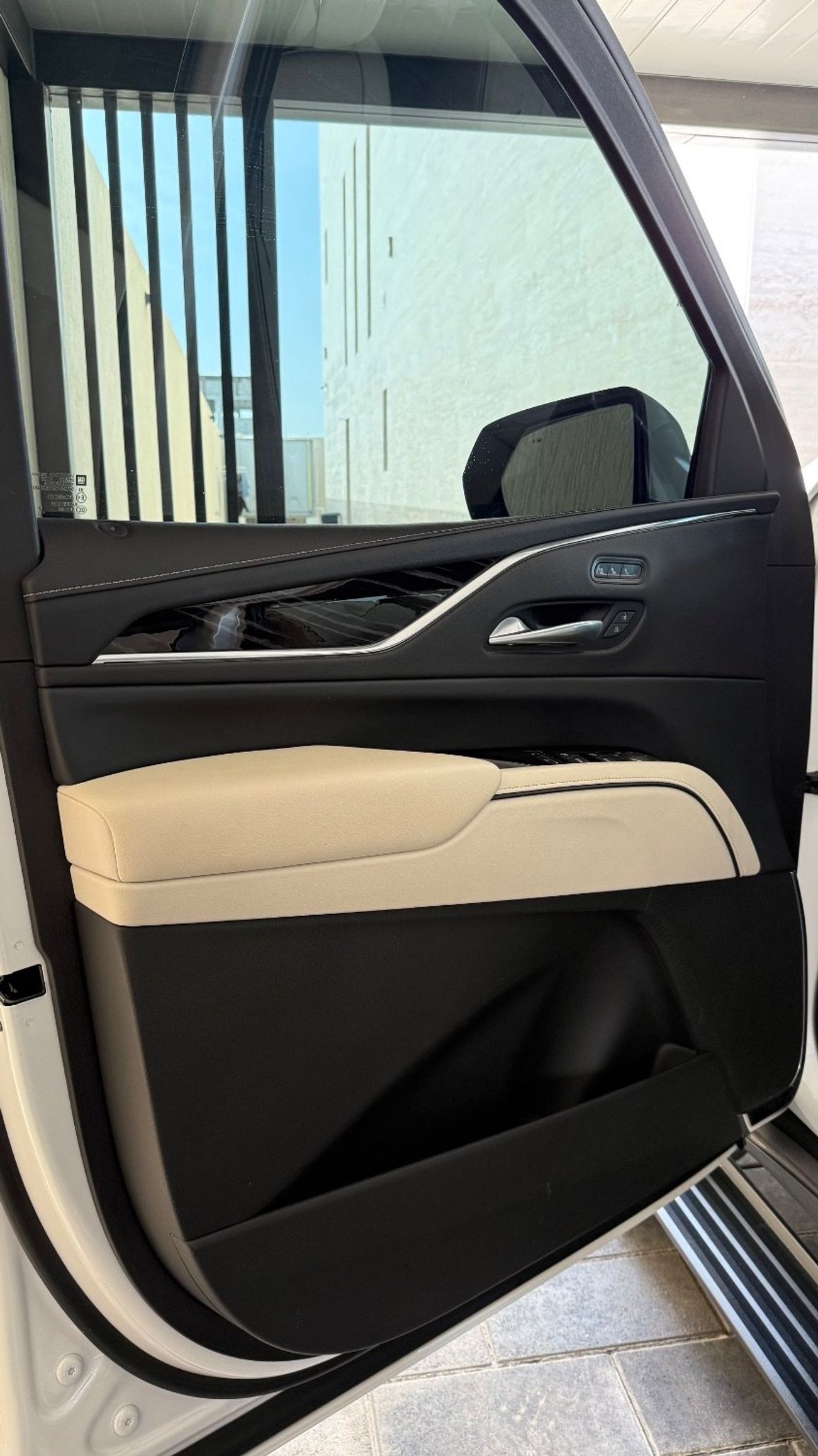 Cadillac Escalade Sport 6.2L 4WD