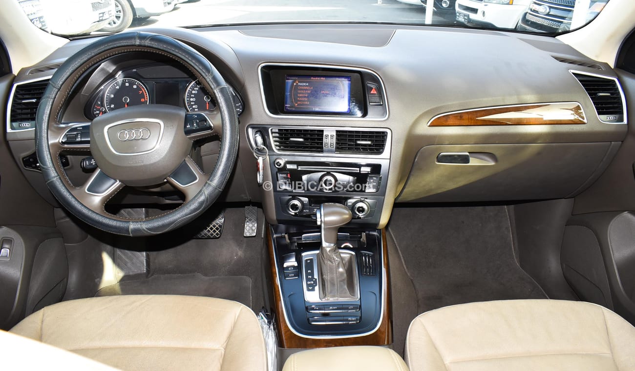 أودي Q5 موديل 2016 صبغ وكالة 4 سلندر مثبت سرعة تحكم شاشة جناح خلفى بحالة ممتازة لاتحتاج لأى مصاريف