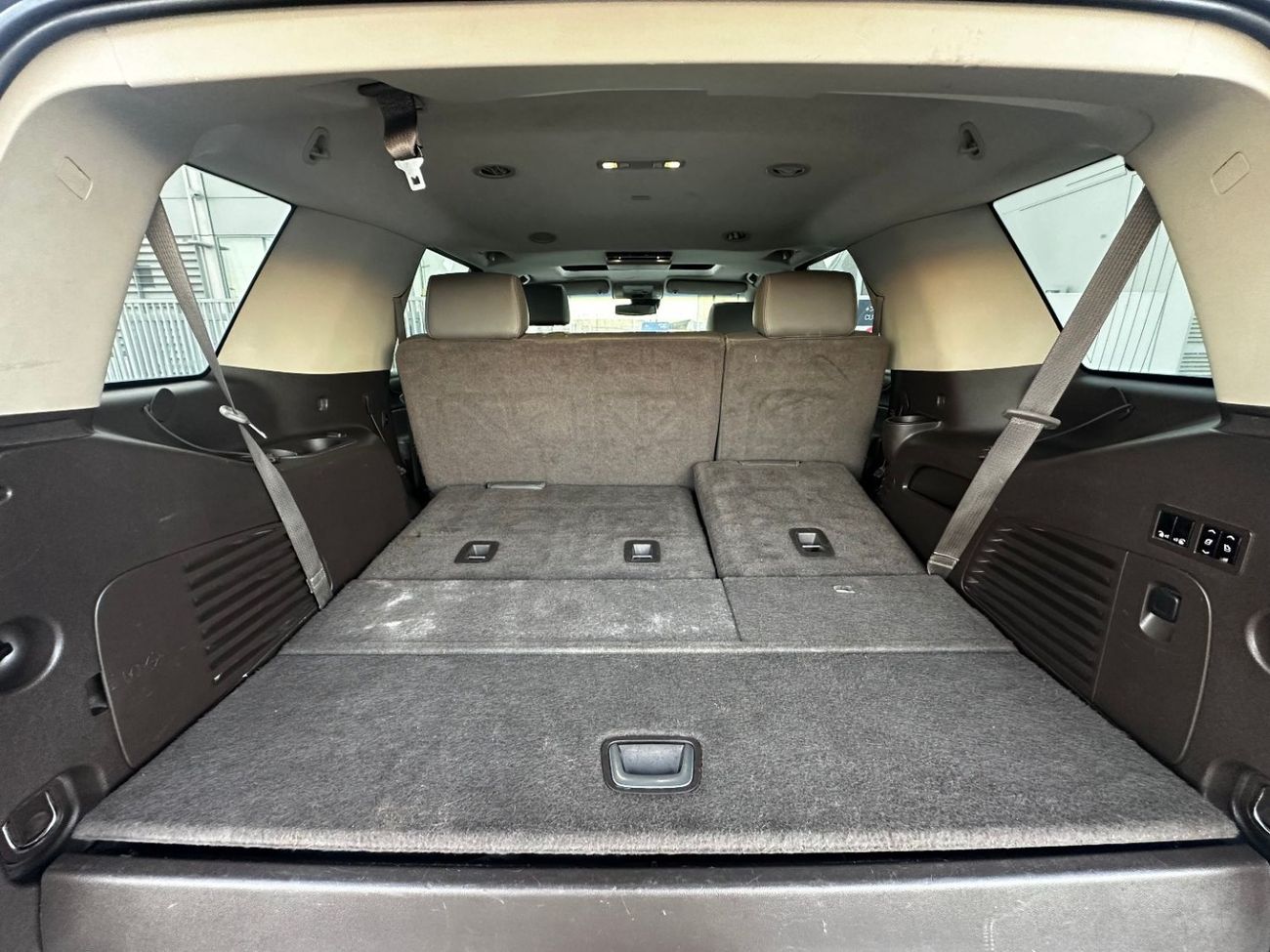 GMC Yukon Denali 6.2L (8 Seater)