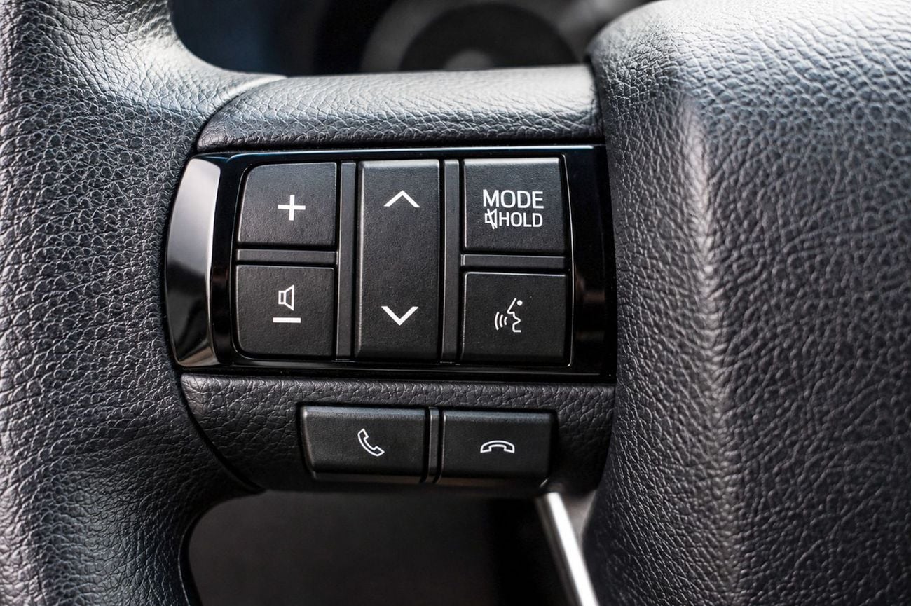Toyota Hilux GLX 2.7L, 4-Cylinder, 16-Valve Petrol