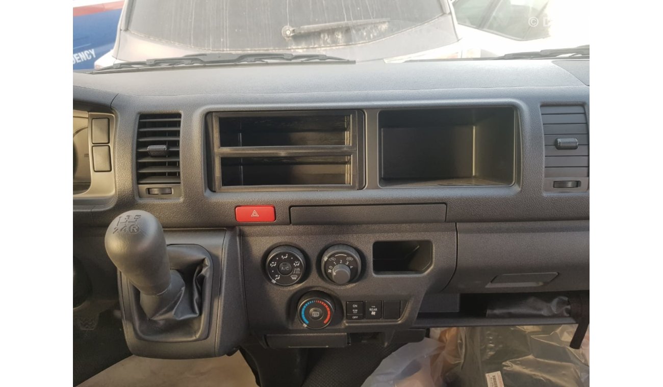 Toyota Hiace 13 SEAT