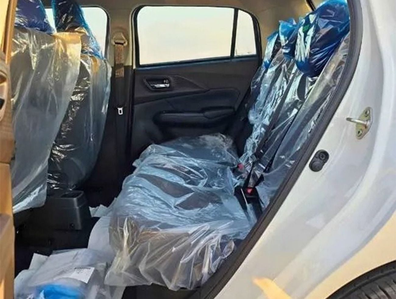 سوزوكي سويفت Suzuki Swift GLX Full Option Dual Tone 2026 AED 38000