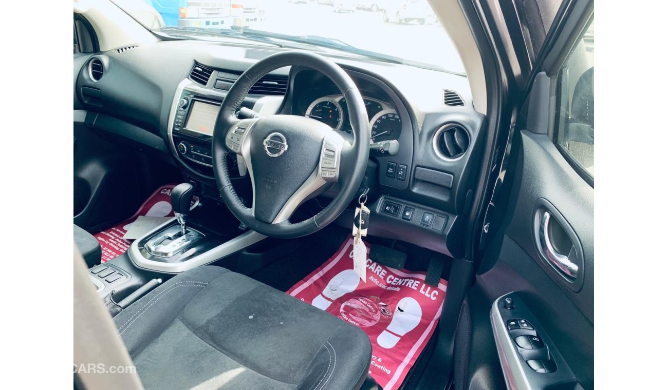 نيسان نافارا Right hand drive Full option Clean Car leather seats