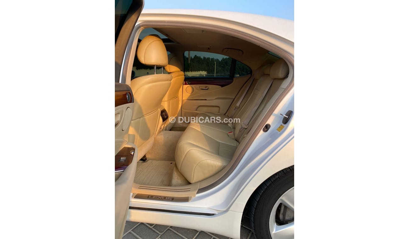 لكزس LS 460 لكزس LS460 بحاله ممتازه موديل 2008