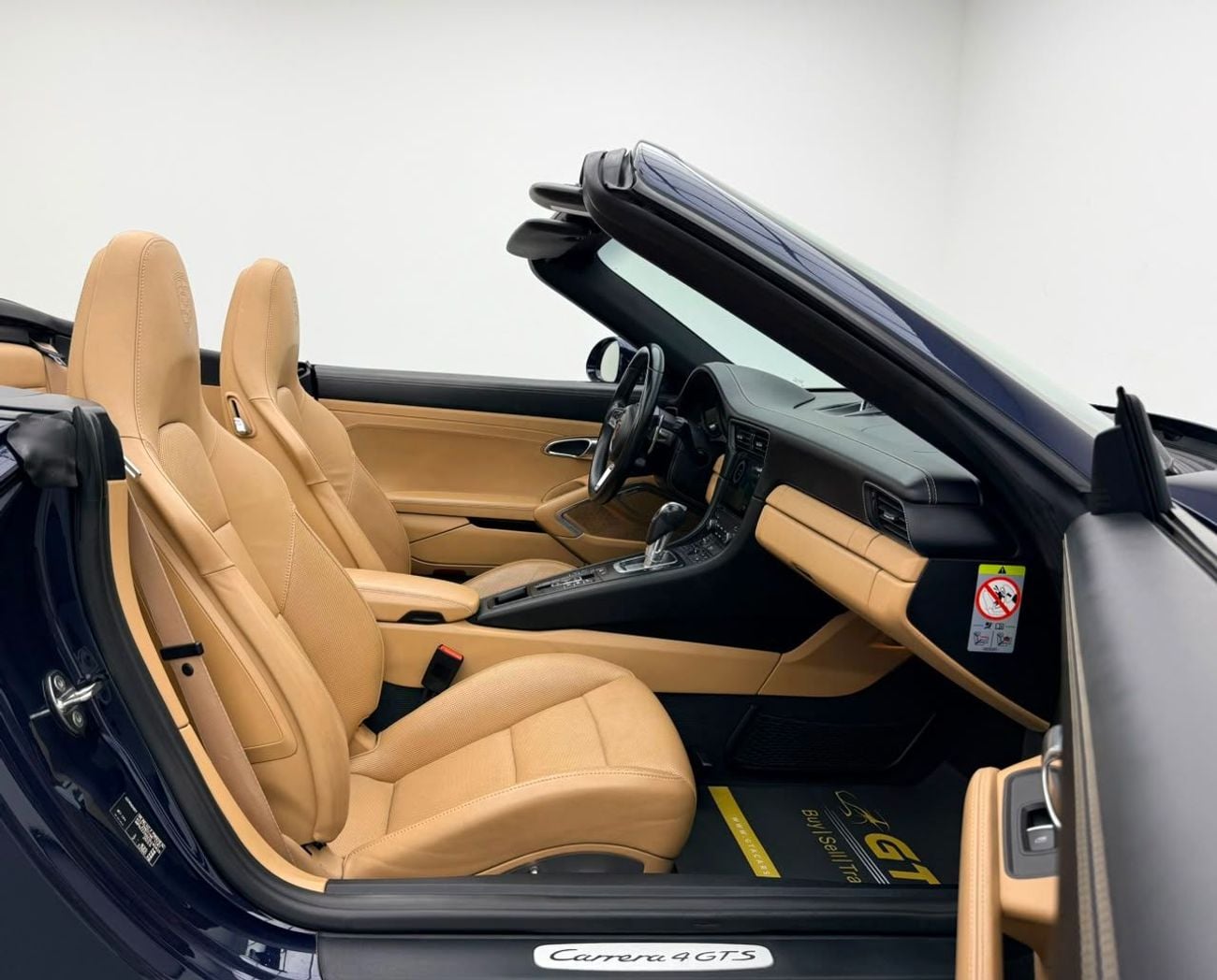 بورش 911 CARRERA 4GTS 2018 Porsche 911 Carrera 4 GTS Cabriolet, Full Service History, Fully Loaded, Excellent Condition
