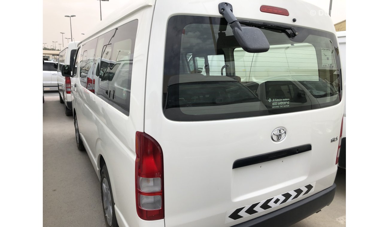 Toyota Hiace Toyota Hiace Midroof 15 seater,model:2015.Excellent Condition