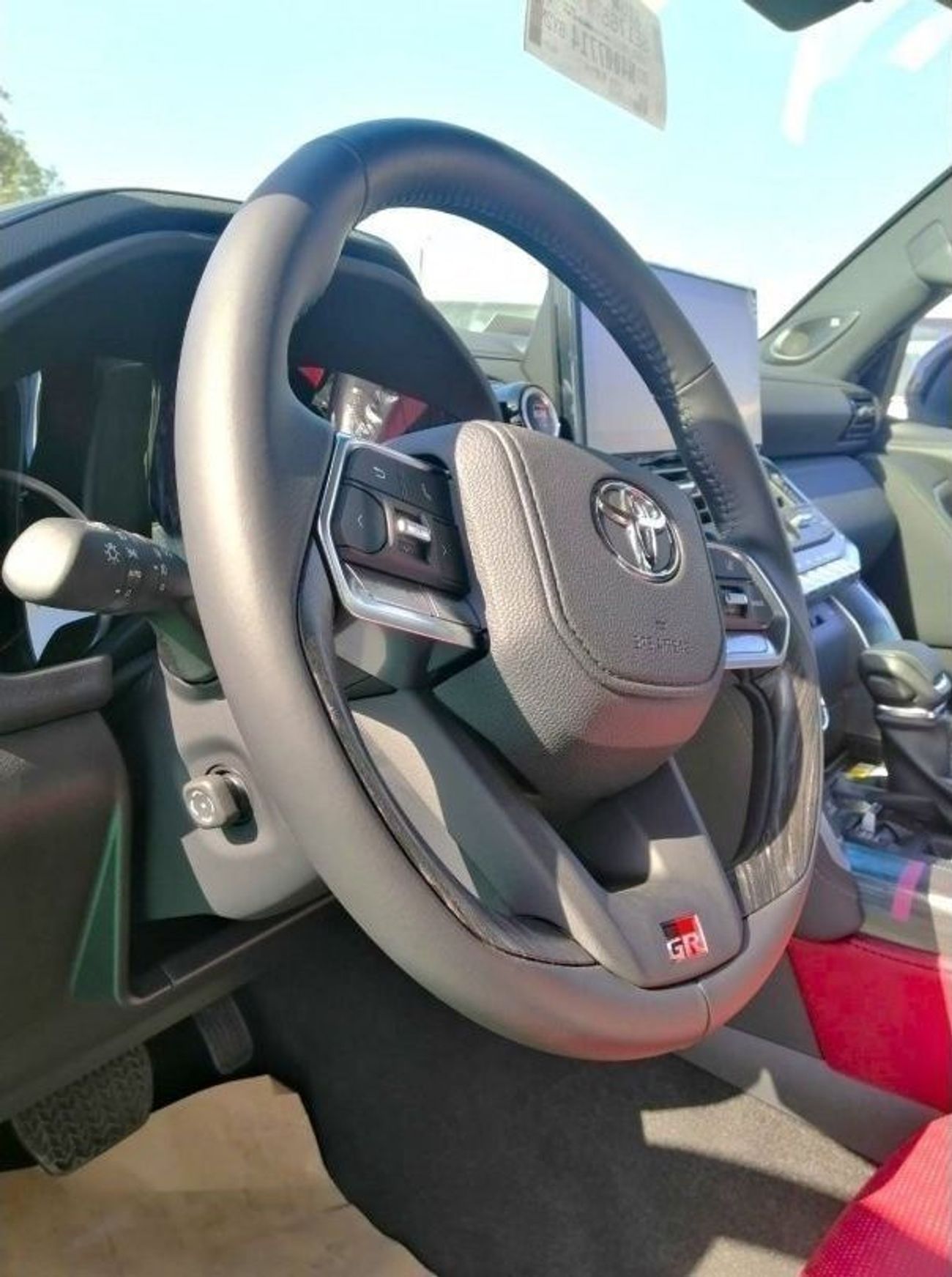 تويوتا لاند كروزر GR - FULL OPTION - PETROL