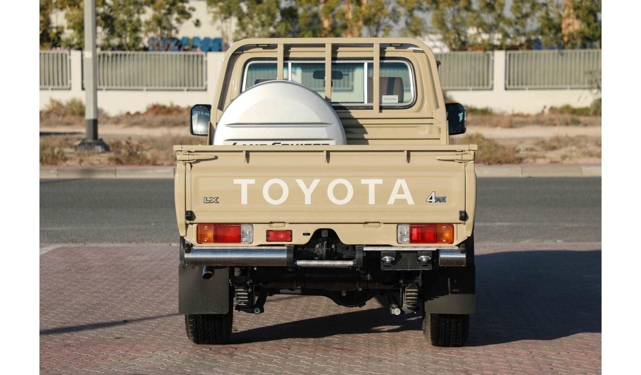 تويوتا لاند كروزر 70 2024 TOYOTA LC79 LX Z SINGLE CAB 2.8 - BEIGE inside TAN | Export Only