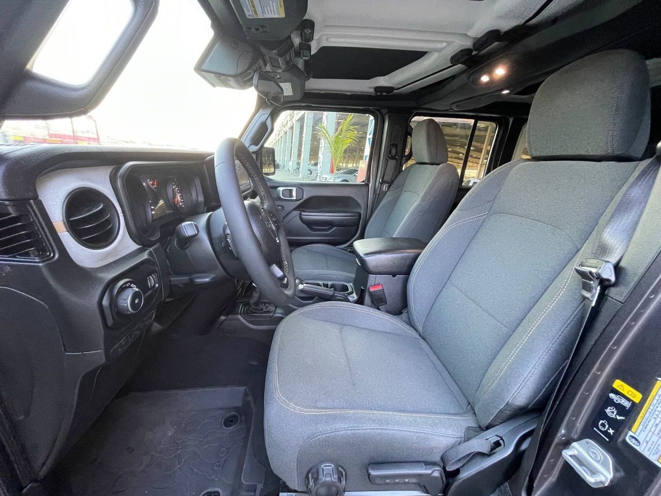 Jeep Wrangler Unlimited Sport 3.6L A/T JL / 3.6L V6 / RADAR /HURRICANE ADJUSTABLE /RADAR / LINE ASSIST / LOW MILEA