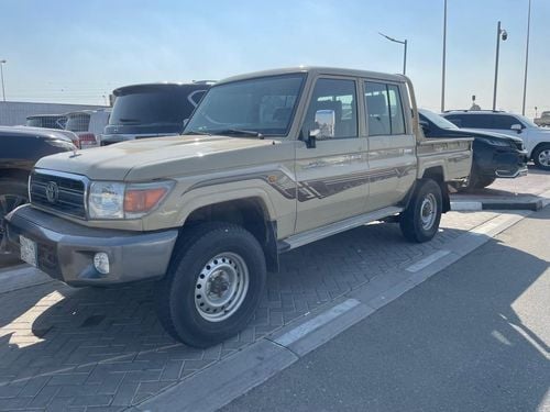 تويوتا لاند كروزر بيك آب Std 4.0L Double Cab Utility 4WD