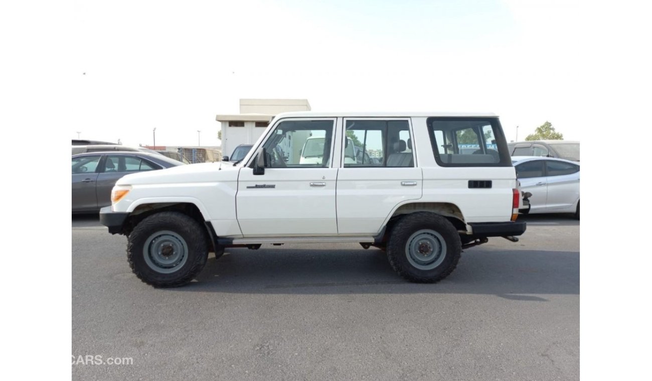Toyota Land Cruiser 70 TOYOTA LAND CRUISER HARD TOP LEFT HAND DRIVE (PM 840)
