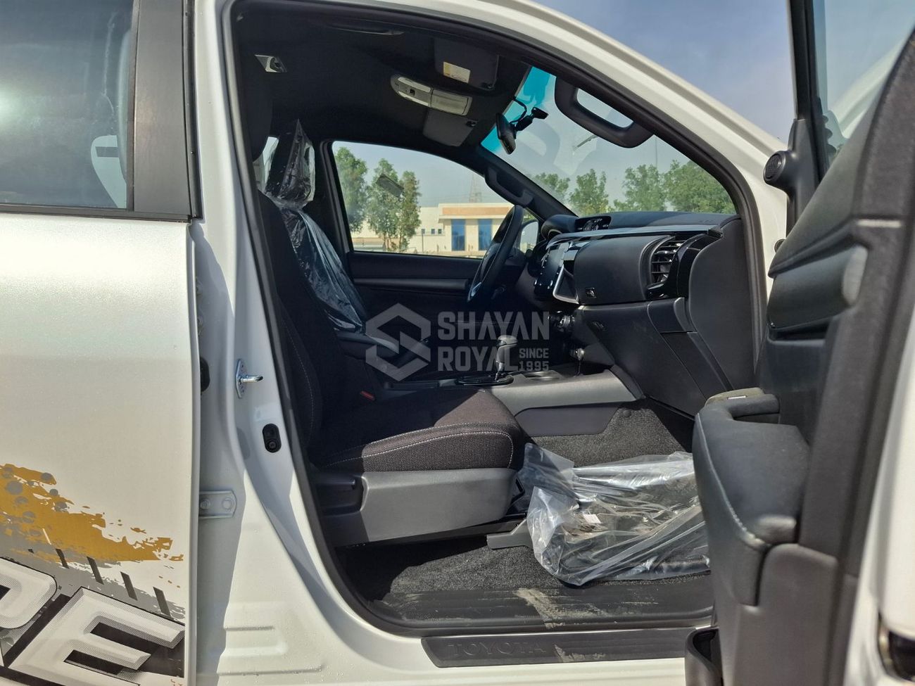 تويوتا هيلوكس ADVENTURE 4.0L V6 PETROL DC AT 4WD 2026MY