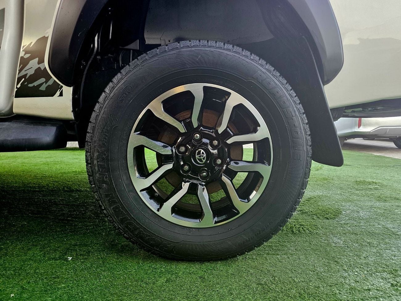 Toyota Hilux PATROL/ AUTO GEAR/ WIDE BODY / AUTO WINDOWS / FULL OPTION