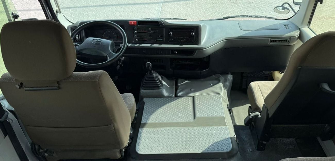 Toyota Coaster 2.7L (23-Seater)