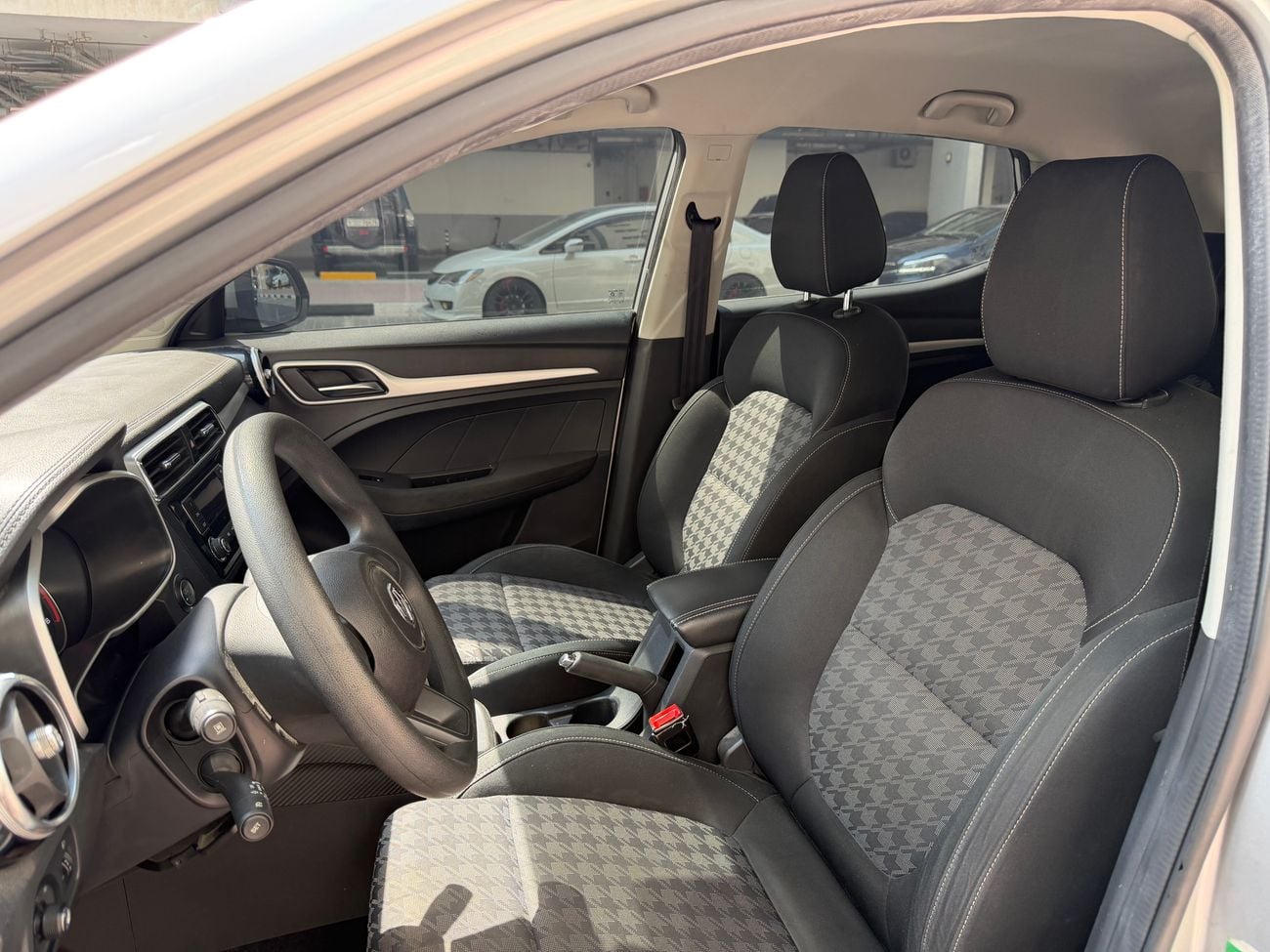 MG ZS STANDARD