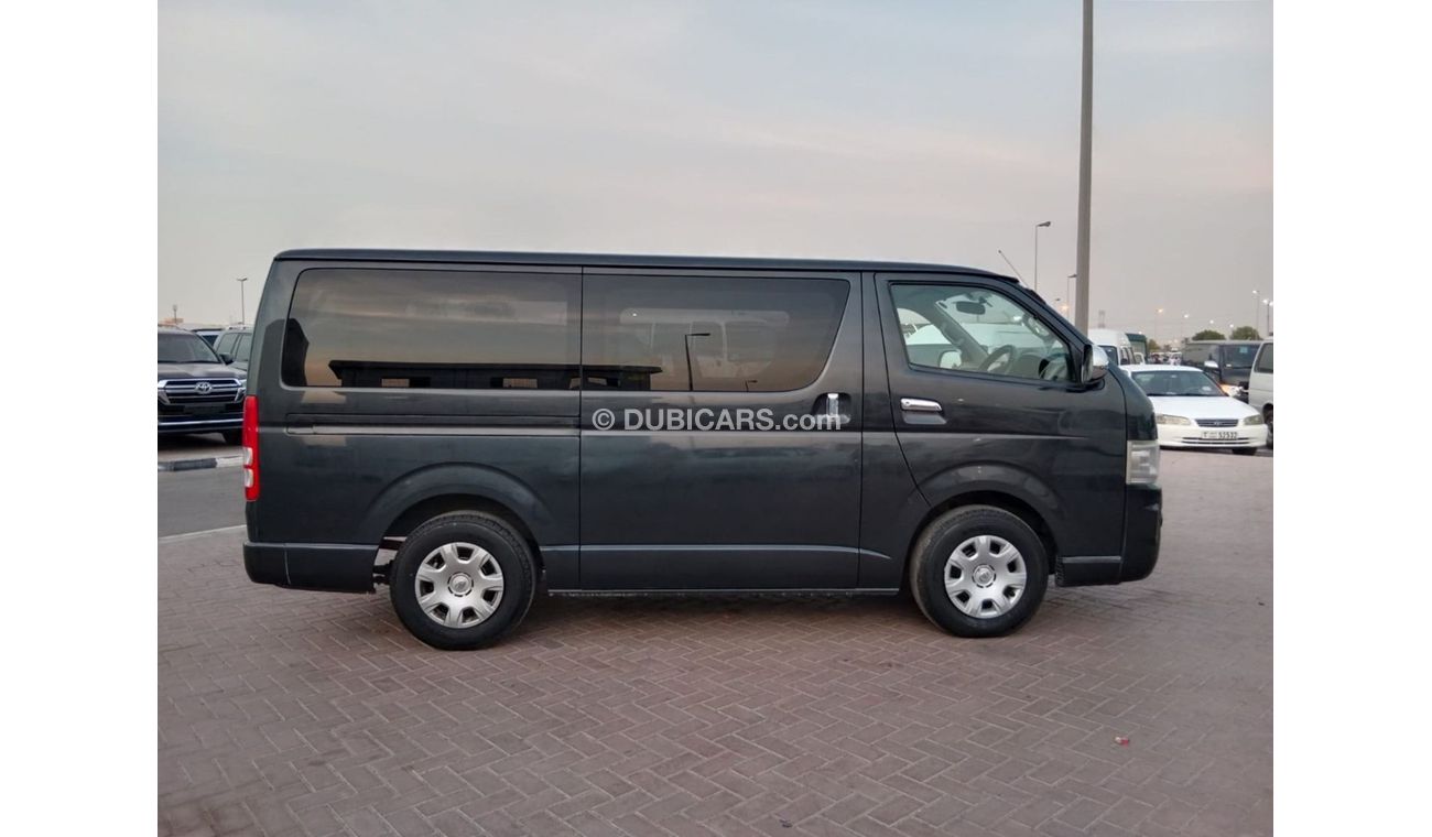 تويوتا هاياس TOYOTA HIACE VAN RIGHT HAND DRIVE (PM1621)