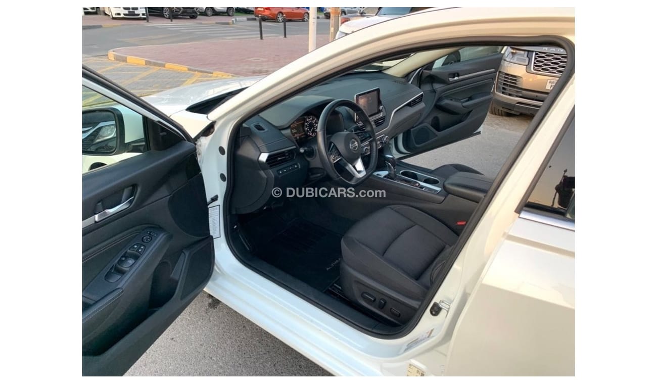 نيسان ألتيما SV