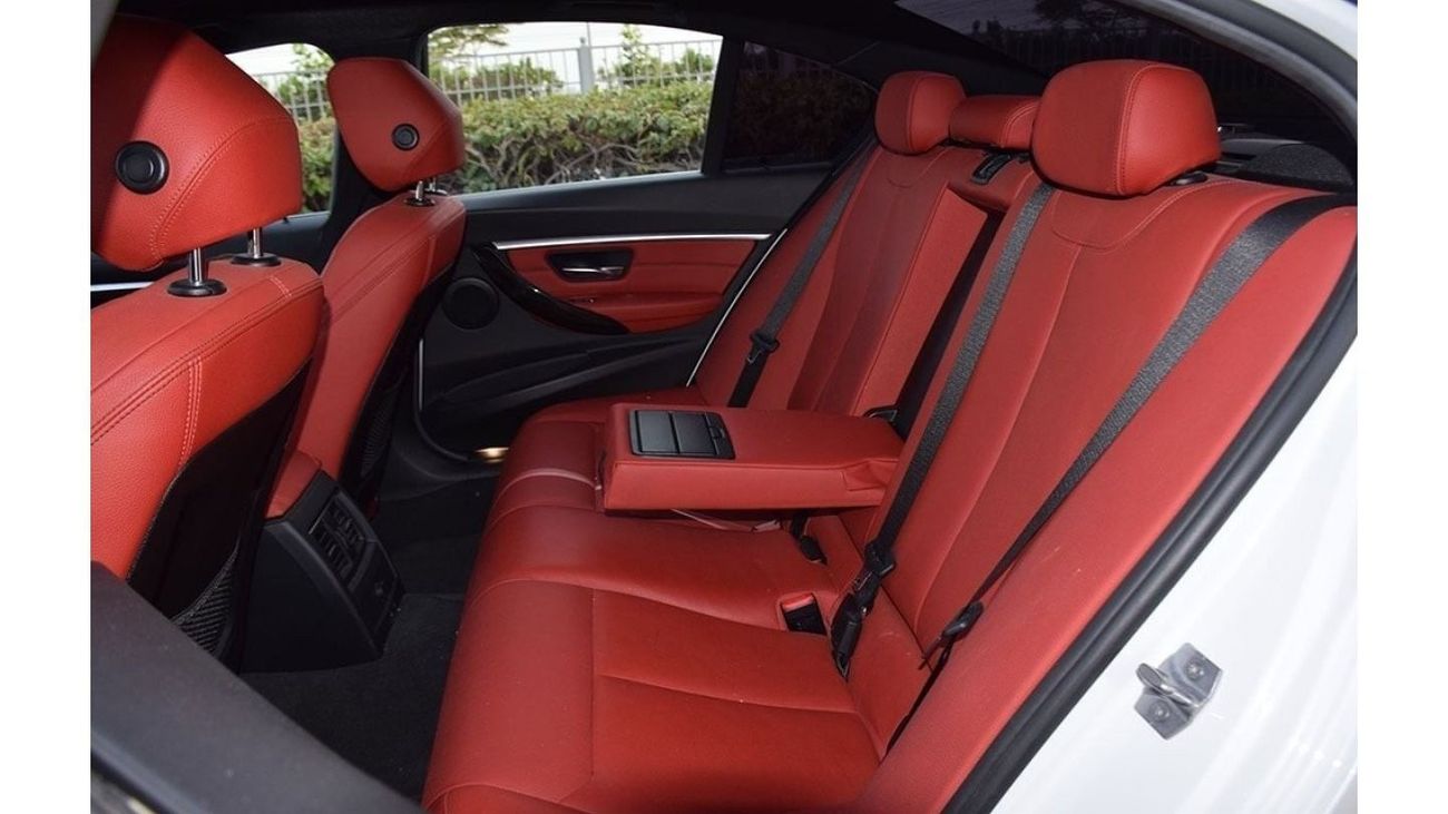 BMW 330i BMW 330e Plug-in