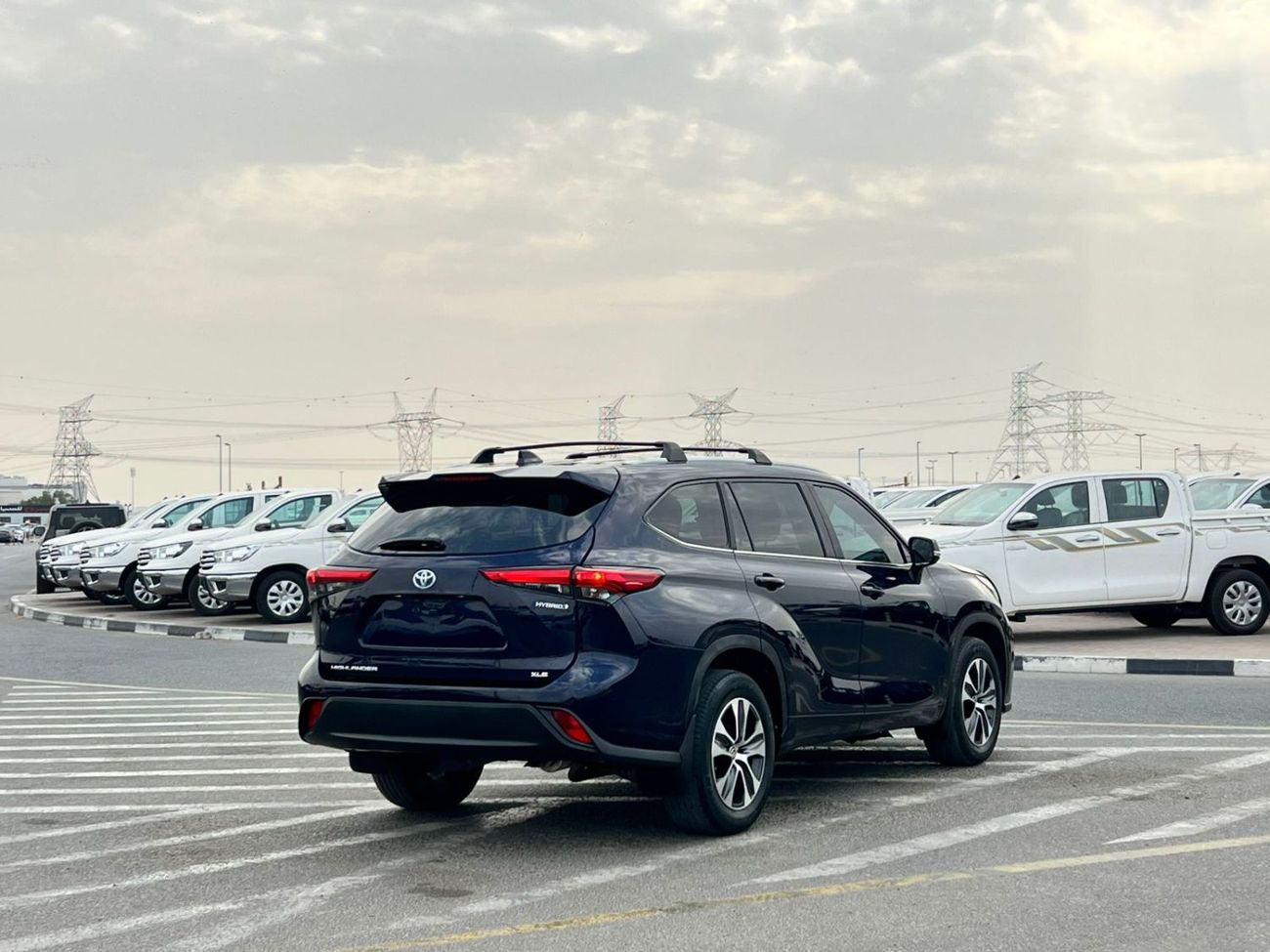 Toyota Highlander 2023 Toyota Highlander Hybrid XLE  Full Option - 2.5L V4 - Sunroof - Rear Camera & Radar Leather Sea