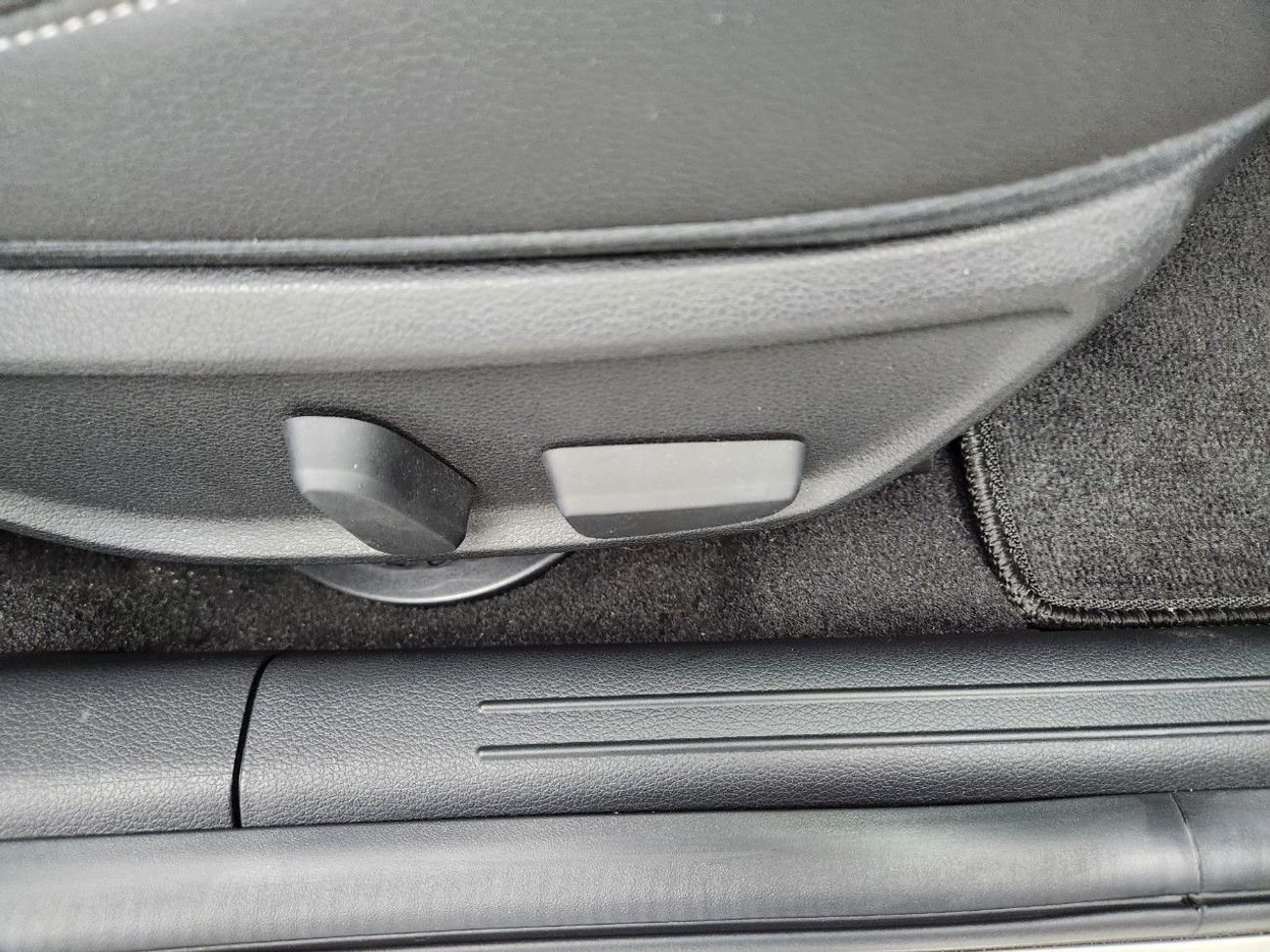 Genesis G70 Platinum 2.0L RWD