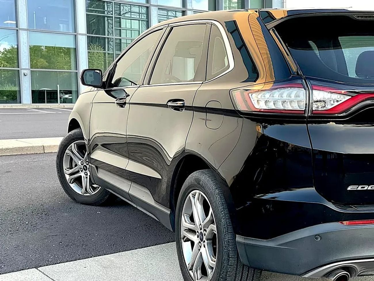 Ford Edge 1,045 P.M | 3.5 V6 Titanium - GCC Specs -under warranty | ORIGINAL PAINT