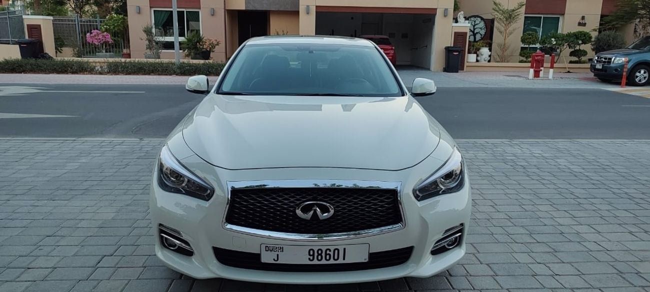 إنفينيتي Q50 Premium 3.0L (300 HP)