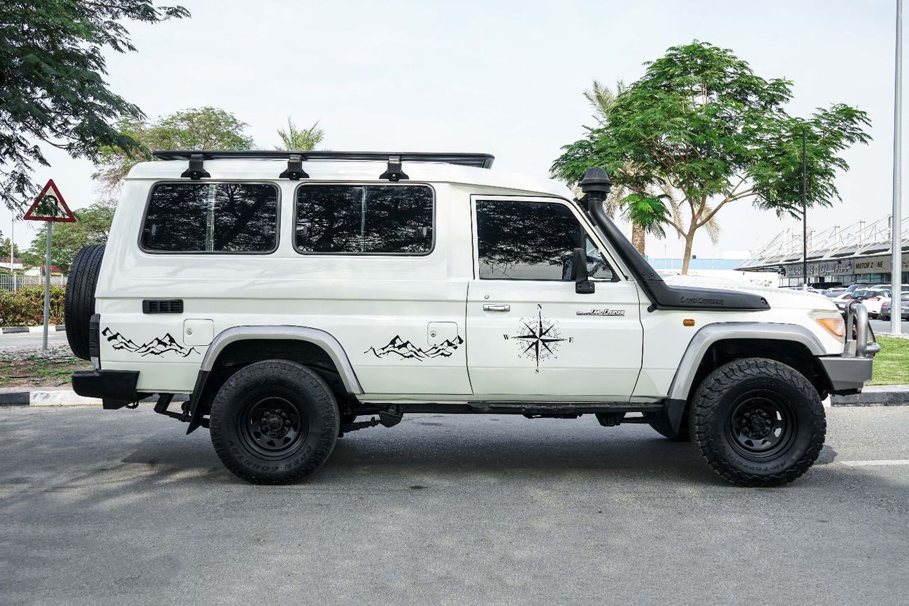 تويوتا لاند كروزر 70 The 2013 Toyota Land Cruiser Hardtop is a rugged, off-road focused SUV from the legendary 70 Series