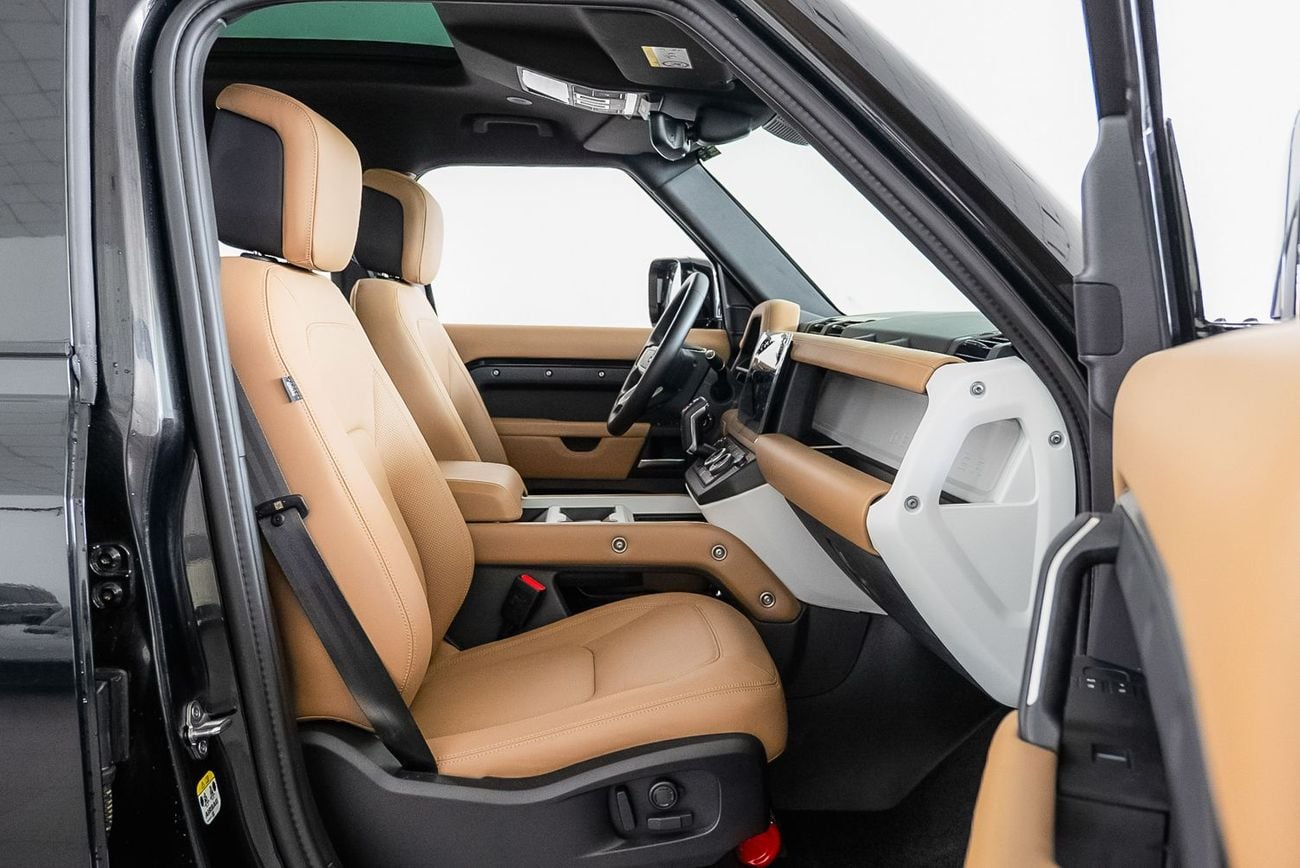 Land Rover Defender P300 110 SE 2.0L (5 Seater)