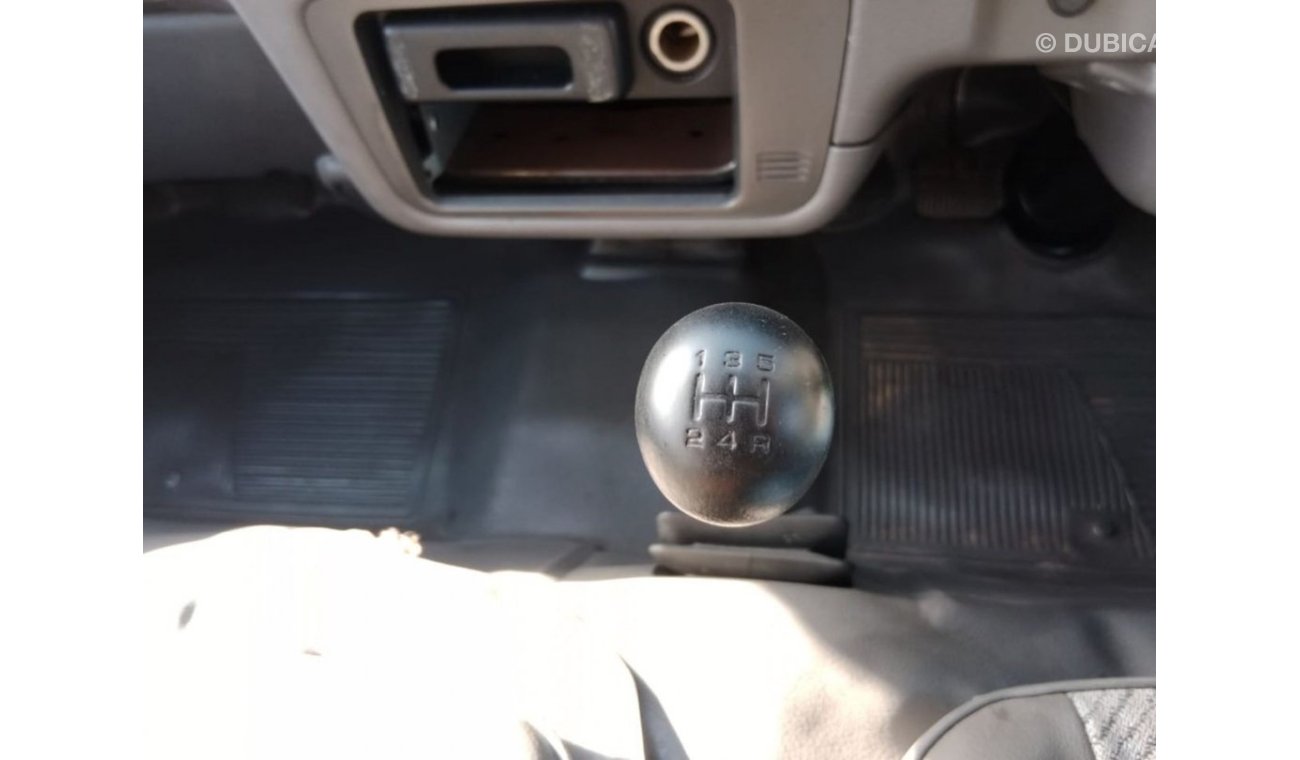 نيسان كارافان NISSAN CARAVAN VAN RIGHT HAND DRIVE(PM03063)