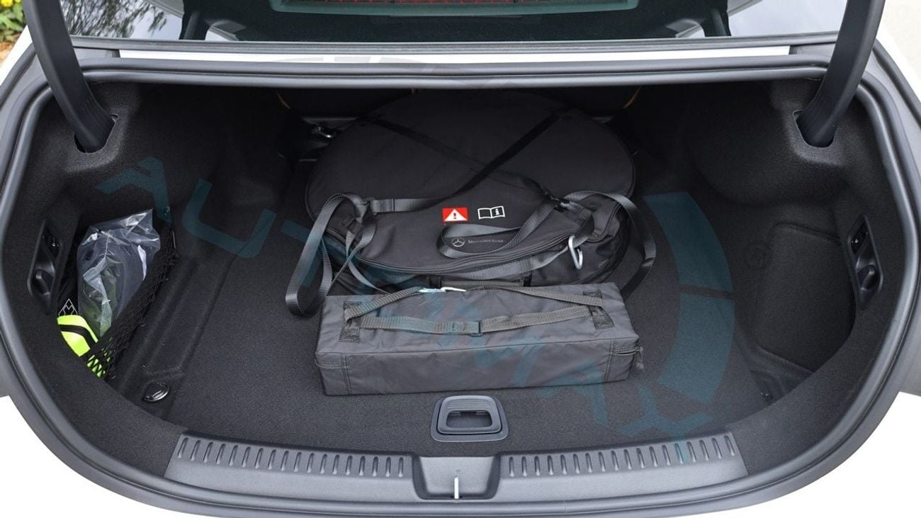 Mercedes Benz E300 AMG (For Export , НА ЭКСПОРТ) EQ Boost 2.0T RWD GCC 2026 Без пробега