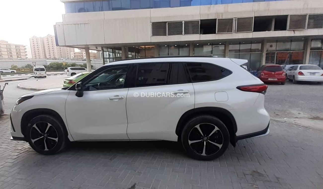 Toyota Highlander 2021 Toyota Highlander XSE 4WD 3.5L V6 /