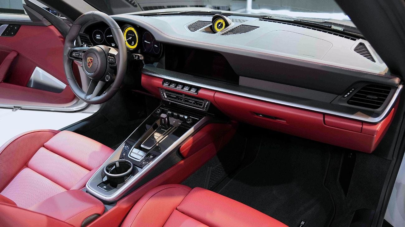 بورش 911 TURBO S CABRIOLET | NEGOTIABLE PRICE | FULLY LOADED | BRAND NEW