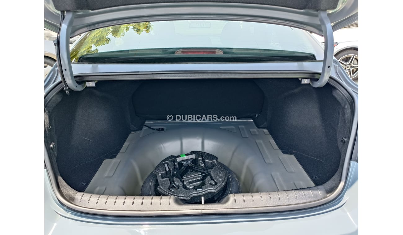 Hyundai Elantra MEGA SALE / SEL / MID OPT / LOW MILEAGE (LOT # 95542)